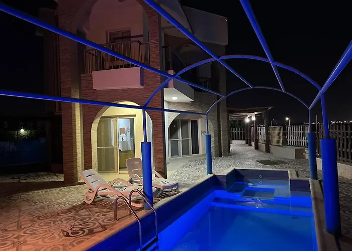 Luxurious Three-bedroom With Private Pool